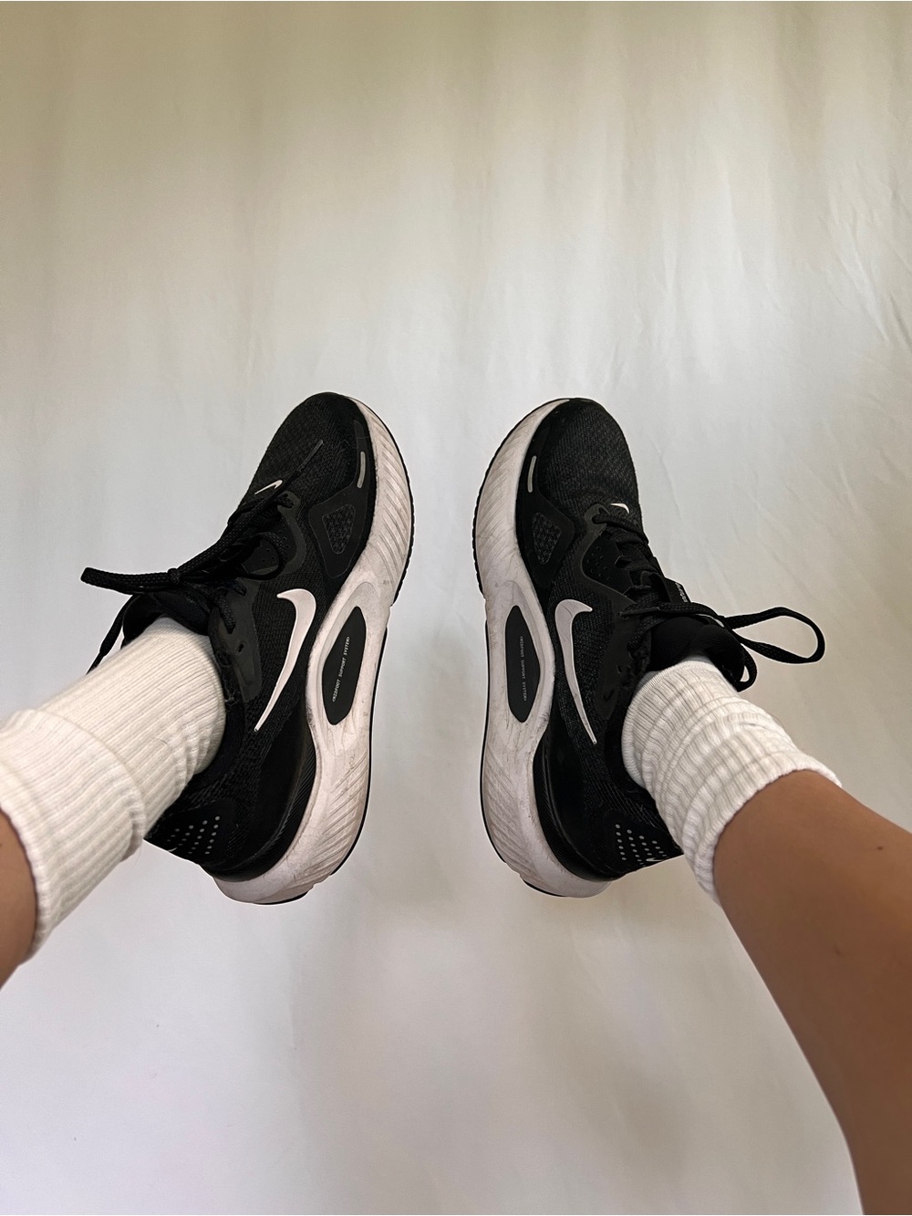 Nike Structure 26 Black and White Road Running Sneakers